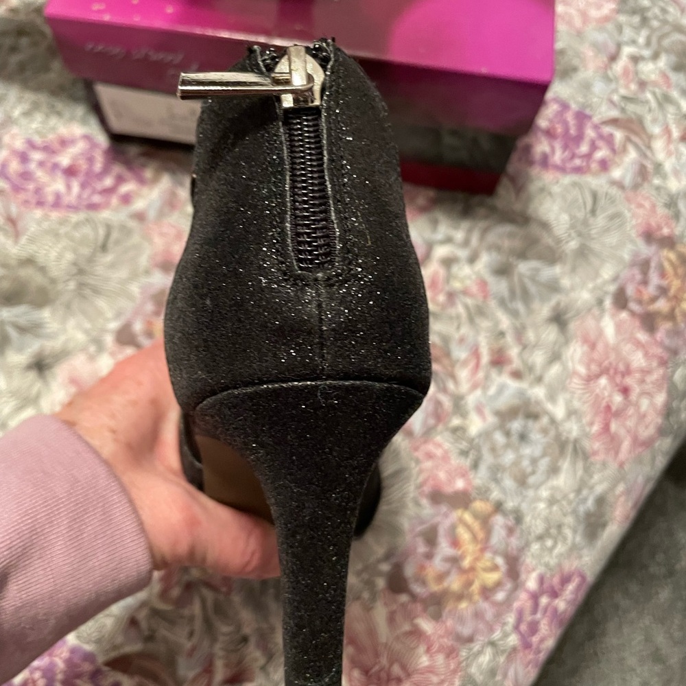 Easy Street Shoes-NWT - Picture 3 of 4